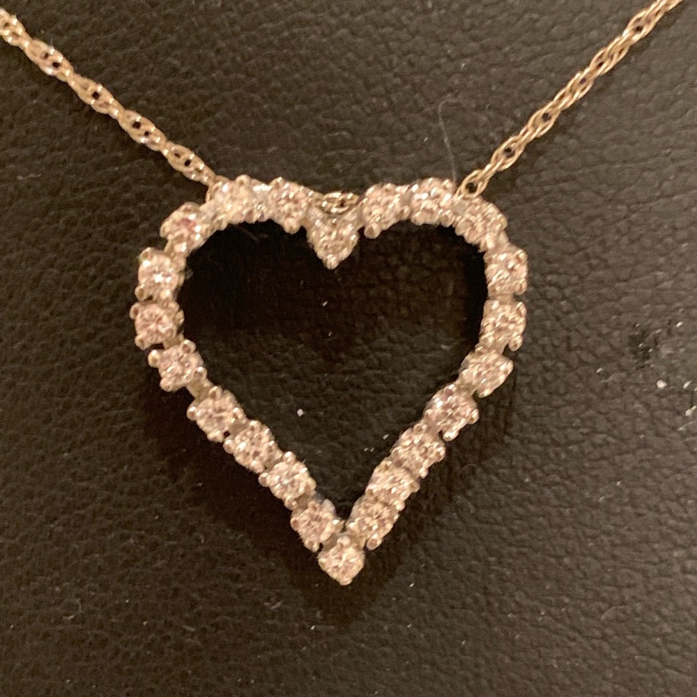 14k White Gold Diamond Heart Shaped Necklace